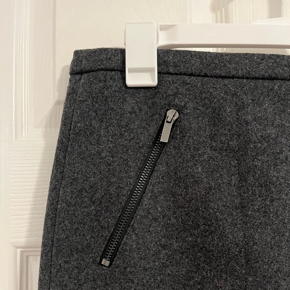 J. Crew Asymmetrical Zip Gray Wool Pencil Skirt Size 6 - Picture 3 of 6
